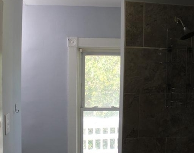 221 W Howard Street - Photo Thumbnail 10