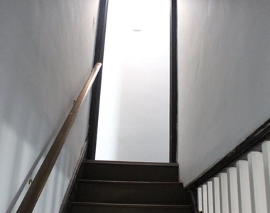 221 W Howard Street - Photo Thumbnail 9