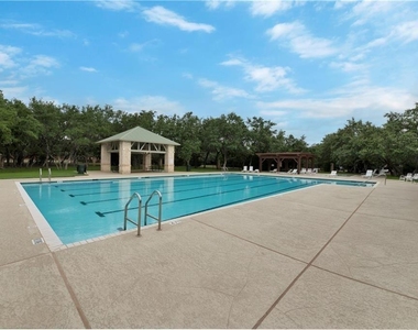 1404 Hunter Ace Way - Photo Thumbnail 35
