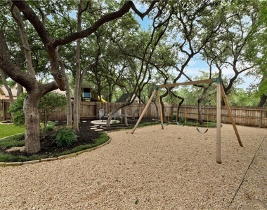 1404 Hunter Ace Way - Photo Thumbnail 29