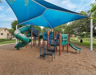 1404 Hunter Ace Way - Photo Thumbnail 33