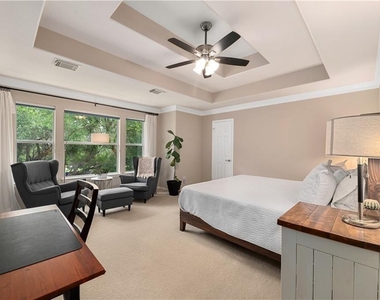 1404 Hunter Ace Way - Photo Thumbnail 14