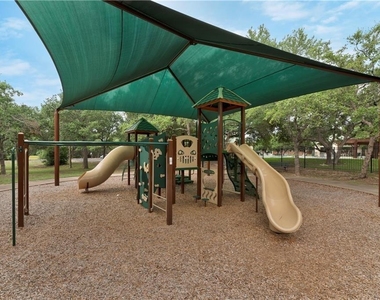 1404 Hunter Ace Way - Photo Thumbnail 34