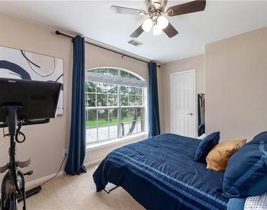 1404 Hunter Ace Way - Photo Thumbnail 23