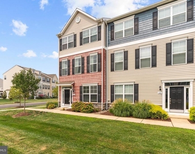 102 Sophie Lane - Photo Thumbnail 1