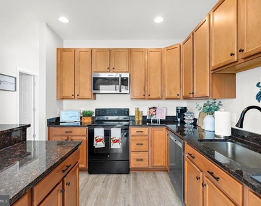 102 Sophie Lane - Photo Thumbnail 14
