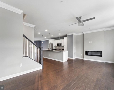 3043 Mia Lane - Photo Thumbnail 16