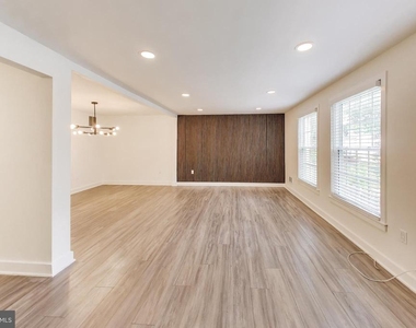 1436 Potomac Heights Drive - Photo Thumbnail 4