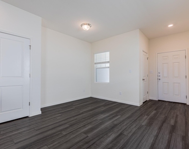 141 Rubrum Rd - Photo Thumbnail 5