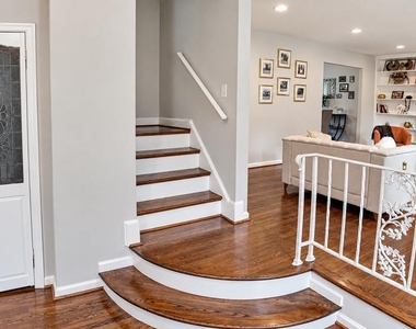 9109 Friar Road - Photo Thumbnail 2