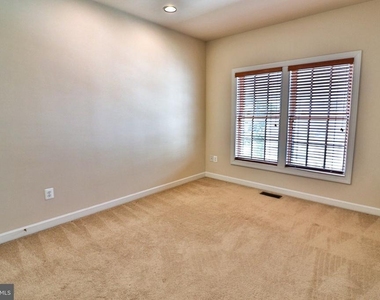 631 Kingfisher Avenue - Photo Thumbnail 40