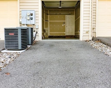 631 Kingfisher Avenue - Photo Thumbnail 46