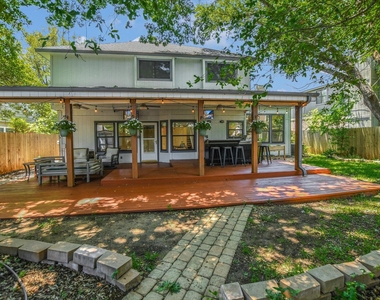 1104 Crestview St - Photo Thumbnail 18
