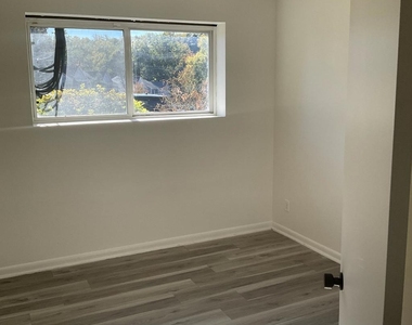 14764 Mcknew Road - Photo Thumbnail 8
