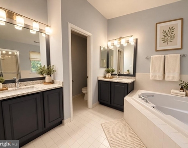 13628 Valley Oak Circle - Photo Thumbnail 10