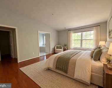 13628 Valley Oak Circle - Photo Thumbnail 9