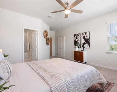 605 W South St - Photo Thumbnail 10