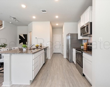 605 W South St - Photo Thumbnail 6