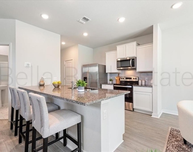 605 W South St - Photo Thumbnail 1