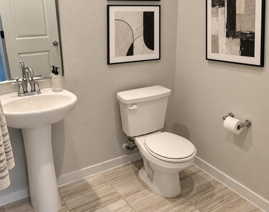 605 W South St - Photo Thumbnail 8