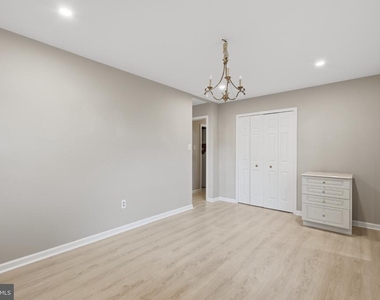 13805 Bonsal Lane - Photo Thumbnail 9