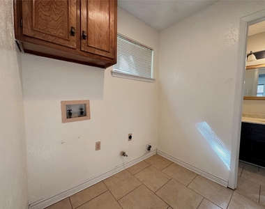 7311 Danwood Dr - Photo Thumbnail 12