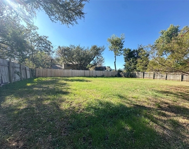 7311 Danwood Dr - Photo Thumbnail 24