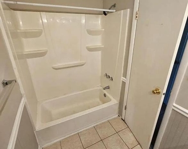 604 Burlington Court - Photo Thumbnail 2