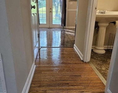 604 Burlington Court - Photo Thumbnail 1