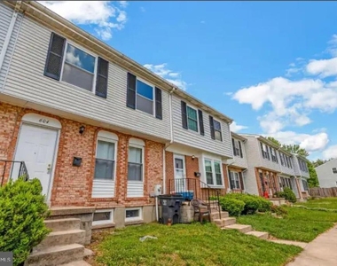 604 Burlington Court - Photo Thumbnail 5