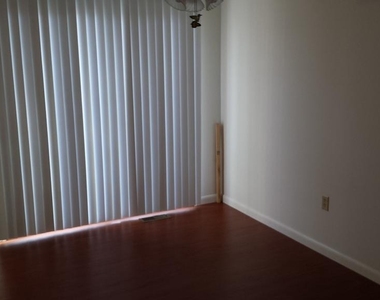 447 Heather Ridge Drive - Photo Thumbnail 2