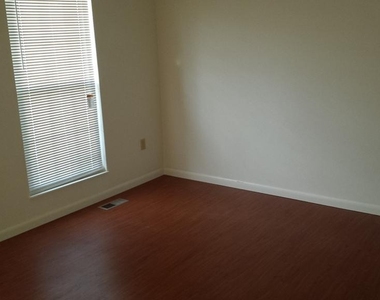 447 Heather Ridge Drive - Photo Thumbnail 3