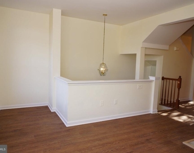 590 Eisenhower Drive - Photo Thumbnail 14
