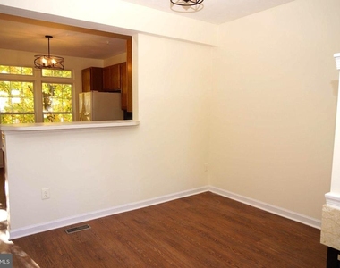 590 Eisenhower Drive - Photo Thumbnail 16