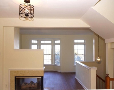 590 Eisenhower Drive - Photo Thumbnail 18