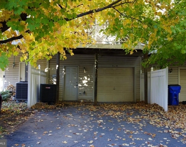 590 Eisenhower Drive - Photo Thumbnail 34