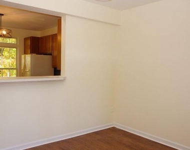 590 Eisenhower Drive - Photo Thumbnail 15