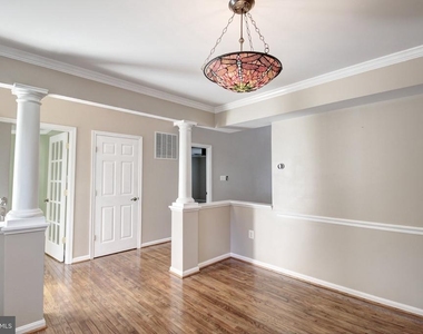 8322 Jordan Valley Way - Photo Thumbnail 10