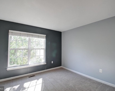 8322 Jordan Valley Way - Photo Thumbnail 18