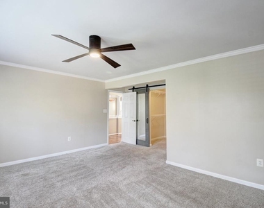 8322 Jordan Valley Way - Photo Thumbnail 14