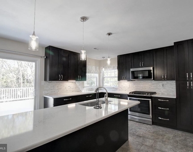 8322 Jordan Valley Way - Photo Thumbnail 2
