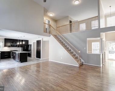 8322 Jordan Valley Way - Photo Thumbnail 7