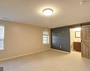 8322 Jordan Valley Way - Photo Thumbnail 24