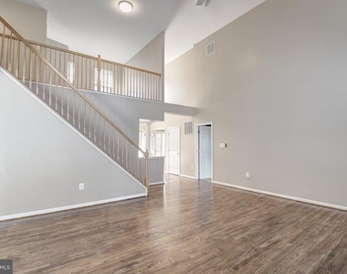 8322 Jordan Valley Way - Photo Thumbnail 6