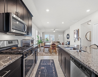 14505 Heartland Dr - Photo Thumbnail 7