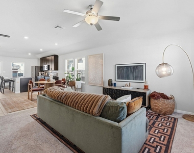 14505 Heartland Dr - Photo Thumbnail 5