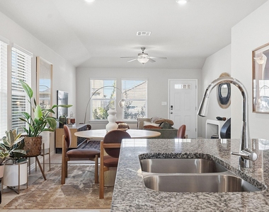 14505 Heartland Dr - Photo Thumbnail 8