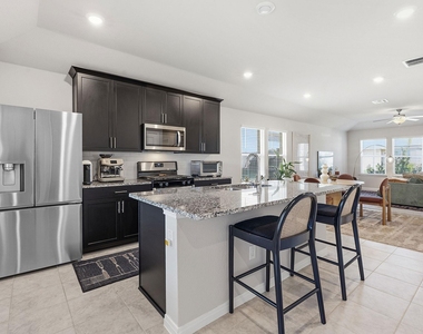 14505 Heartland Dr - Photo Thumbnail 6