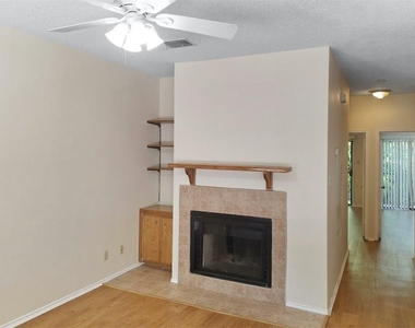 2706 Salado St - Photo Thumbnail 1