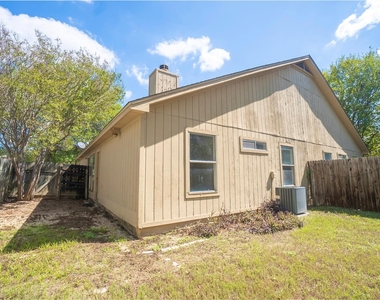 305 Regatta Ct - Photo Thumbnail 25
